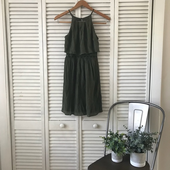 BCX Dresses & Skirts - Green cocktail dress with crochet detail